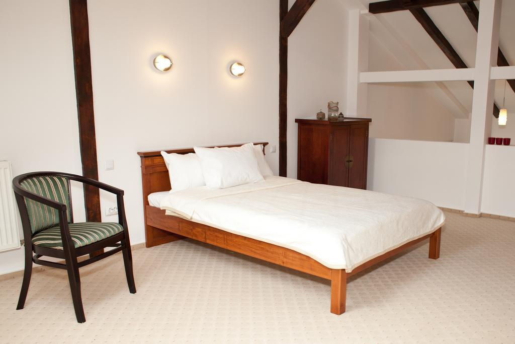 Hotel Belleville ยาช ภายนอก รูปภาพ