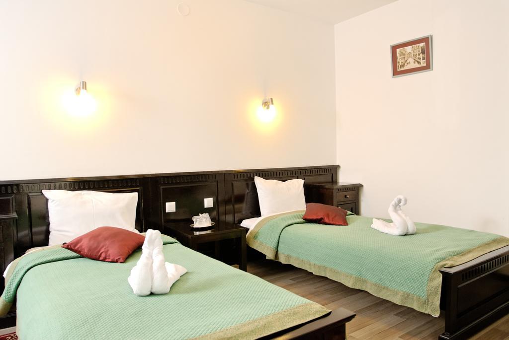 Hotel Belleville ยาช ภายนอก รูปภาพ