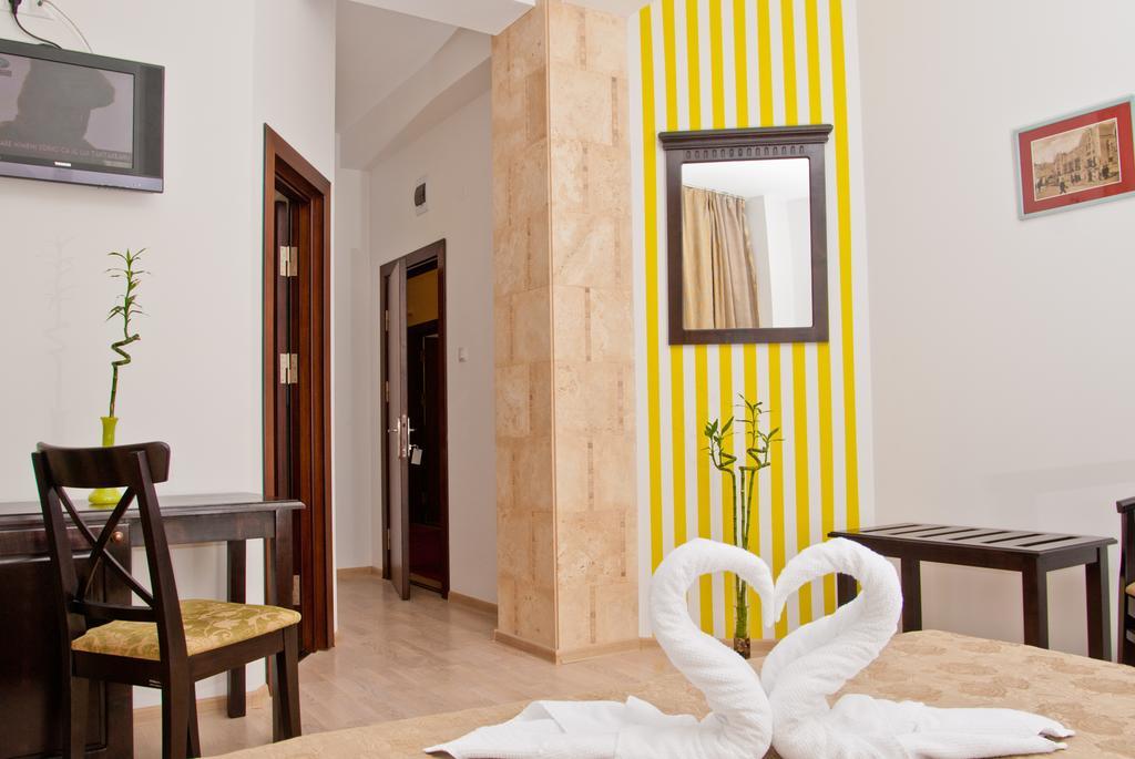 Hotel Belleville ยาช ภายนอก รูปภาพ