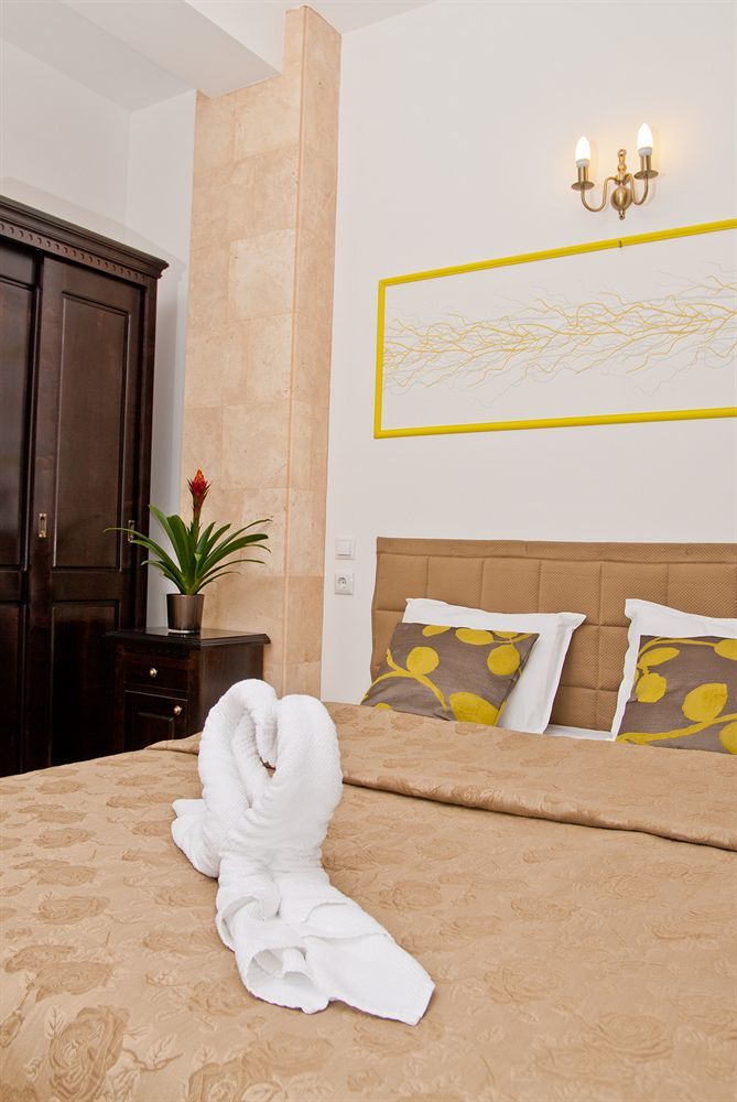 Hotel Belleville ยาช ภายนอก รูปภาพ